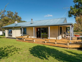 Our Escape - Matarangi Holiday Home, Matarangi